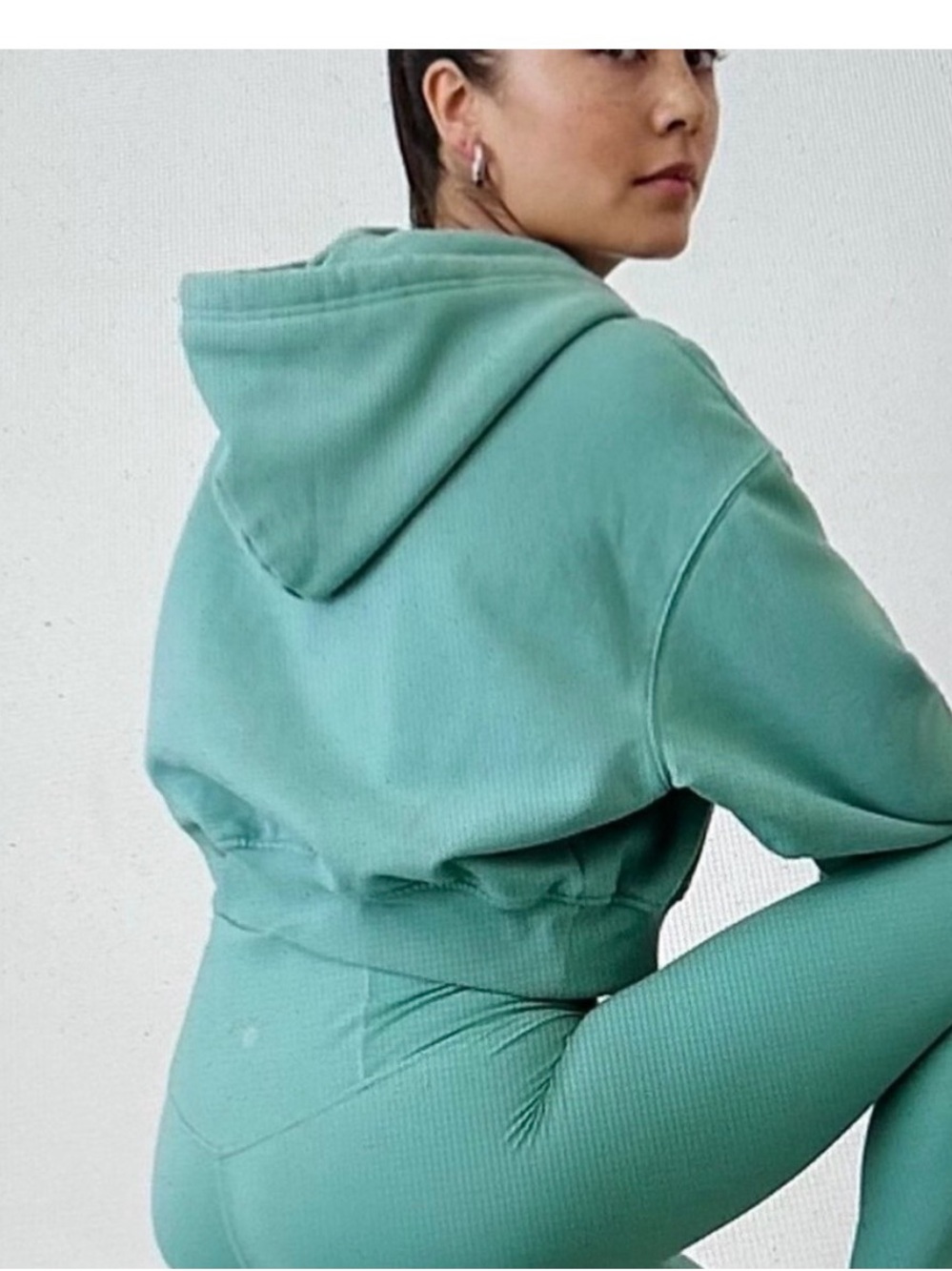 CompleteAthleta outfit juniper green jogger and tank  combo